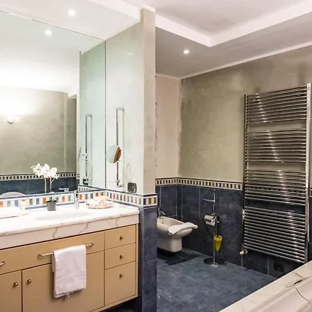 Holiday home Gardappartamenti I Gelsi Desenzano del Garda